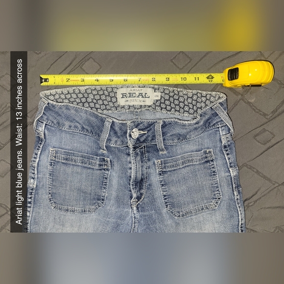 Ariat jeans size 28r - Picture 2 of 5